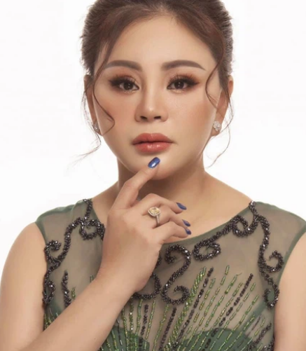 Phi Nhung giuc Le Giang lay chong ngay vi qua xinh dep-Hinh-2