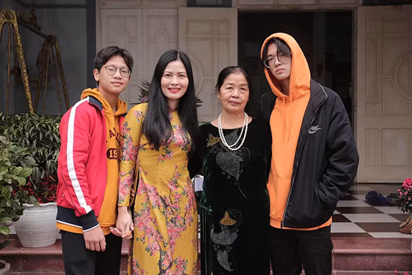 Noi tieng tro lai, Thuy Ha lo dan goc khuat hon nhan-Hinh-5