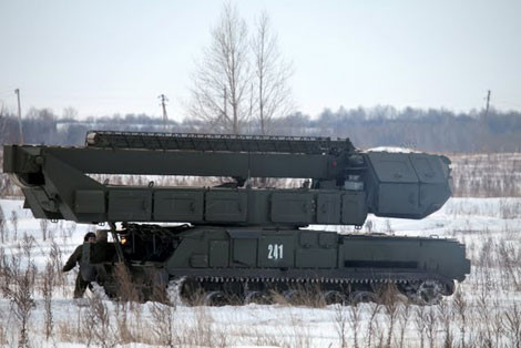 Xe radar chiếu xạ mục tiêu và điều khiển tên lửa 9S36E.