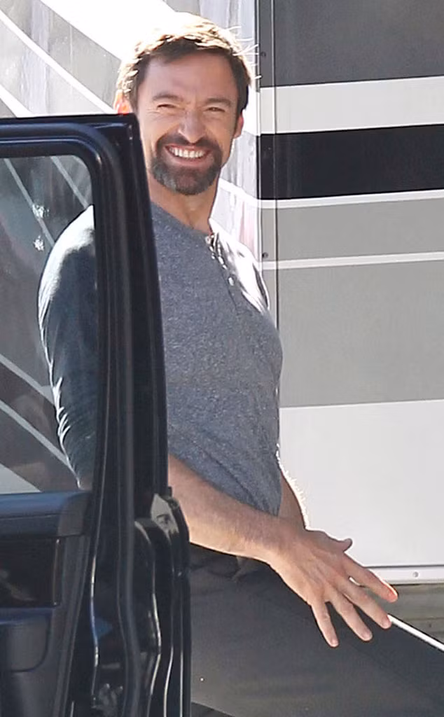 Nam diễn viên “người sói” Hugh Jackman từng là chú hề cho những bữa tiệc sinh nhật. Mỗi show diễn anh được 50 USD và đã làm nghề này một thời gian dài.