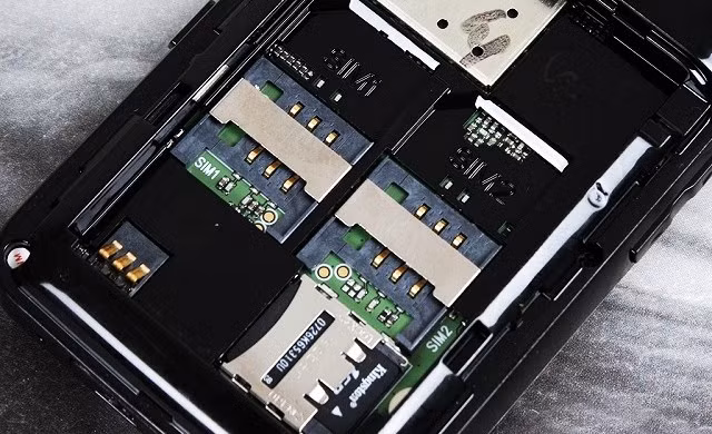 Nokia và HTC đang sản xuất Windows Phone 2 sim. Cả 2 hãng sản xuất điện thoại của Phần Lan và Đài Loan đều đang sản xuất những chiếc điện thoại Windows Phone sử dụng 2 Sim.