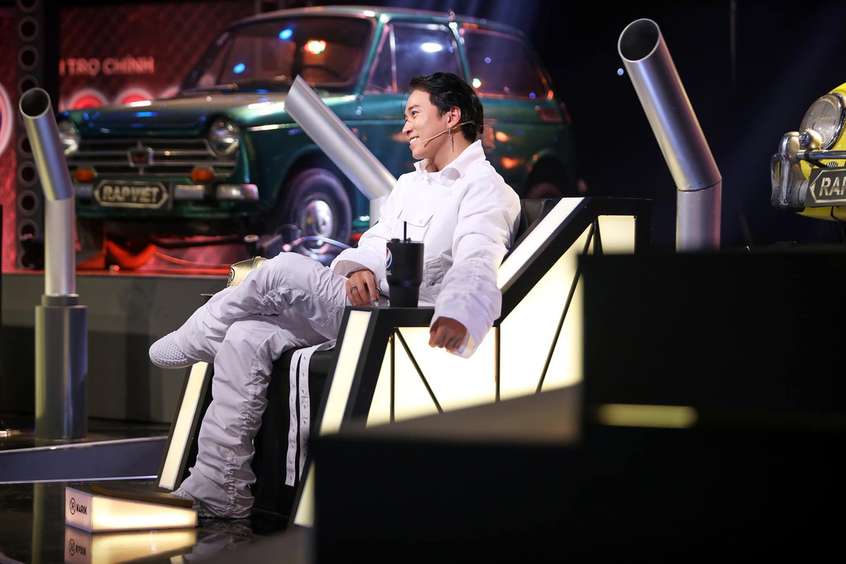 Dau an thoi trang cua dan huan luyen vien Rap Viet-Hinh-22