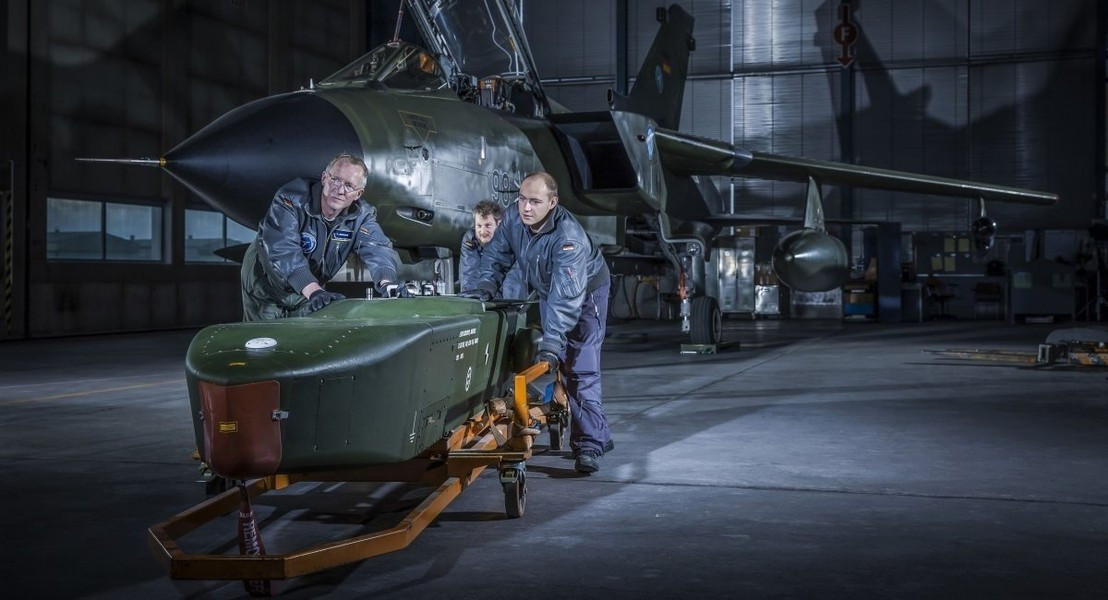 Tên lửa hành trình Taurus do Đức sản xuất có gì đặc biệt? Ten lua hanh trinh Taurus do Duc san xuat co gi dac biet?