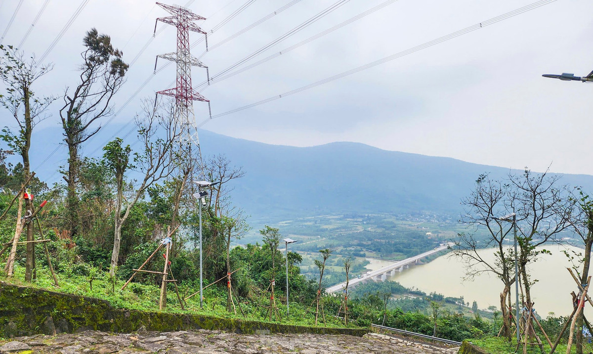 Lãnh đạo UBND xã Kỳ Nam cho biết, nhằm bảo vệ và phát huy các giá trị văn hóa của di tích, ngành chức năng Hà Tĩnh đã tu bổ, trồng cây xanh và lắp đặt hệ thống đèn điện, camera an ninh dọc lối lên khu di tích.