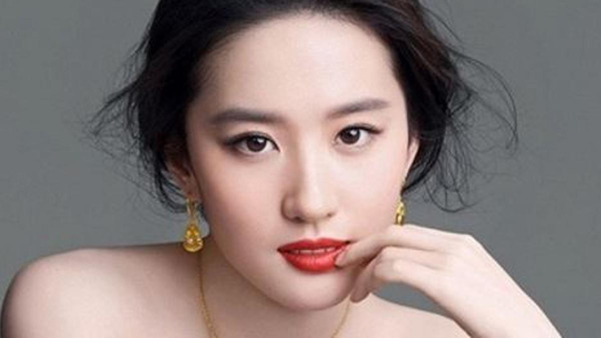  Họ có thể đạt được nhiều thành tựu trong công việc và có được chỗ đứng khá vững vàng trong xã hội, có danh tiếng và được nhiều người nể trọng. Nếu có thêm phần đầu mũi tròn trịa, đầy đặn và sáng bóng thì đây chính là dấu hiệu của việc người này có thiên hướng tốt về kinh doanh. 