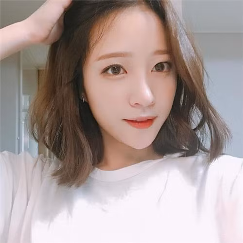  Xem tướng trán người thông minh, nếu người ấy có phần trán đầy đặn, khí sắc lại tốt, da dẻ hồng nhuận, tươi sáng thì điều đó chứng tỏ họ có đầu óc lanh lẹ, linh hoạt, tư duy nhanh.