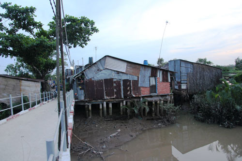 Căn nhà cạnh cầu Mương Chùa, KP Ông Nhiêu, phường Long Trường, quận 9 của vợ chồng anh Đức hiu quạnh suốt những ngày qua.