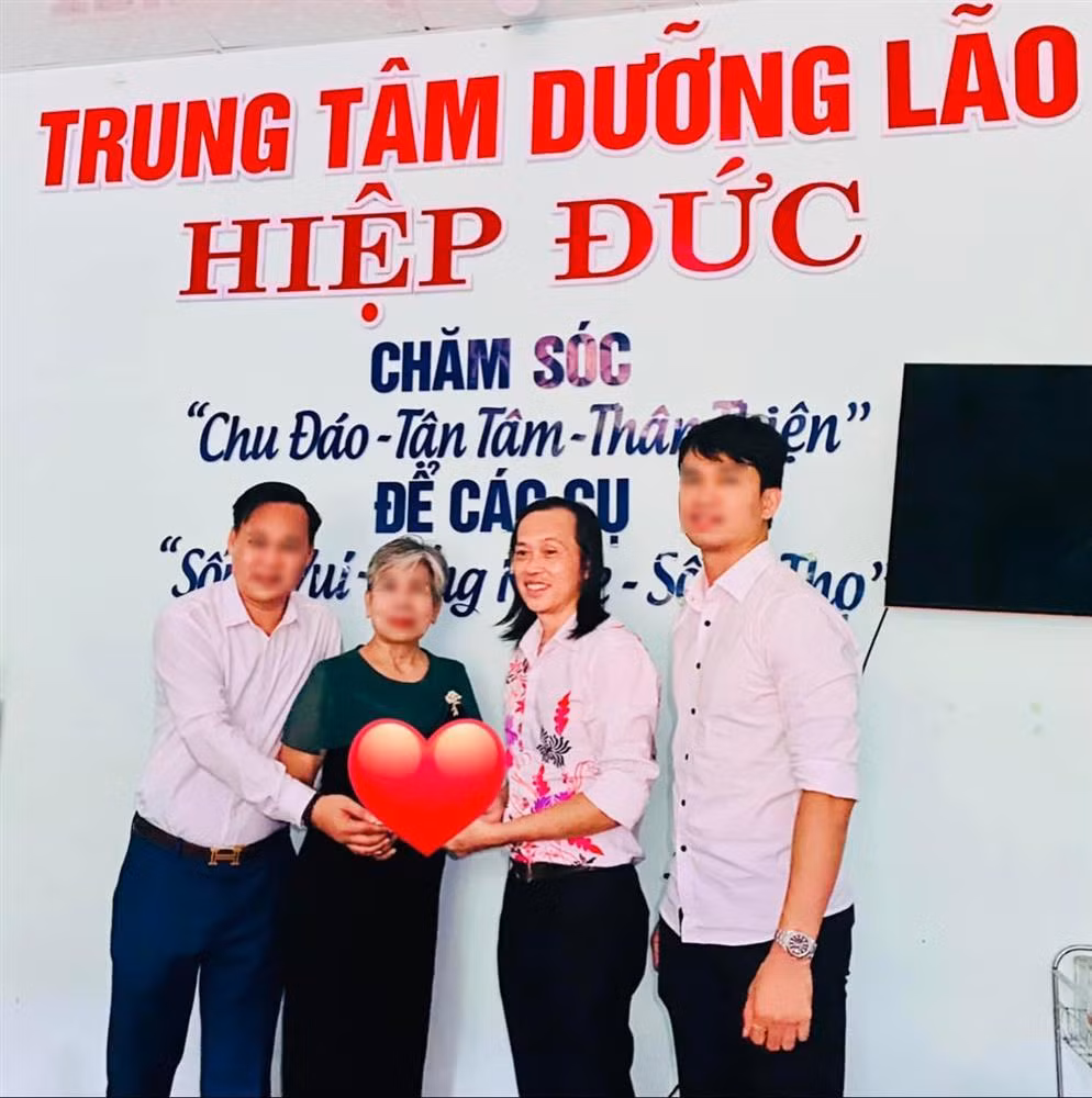 Hoai Linh di trao qua, Cong Vinh duoc doi xu sao sau on ao tu thien?