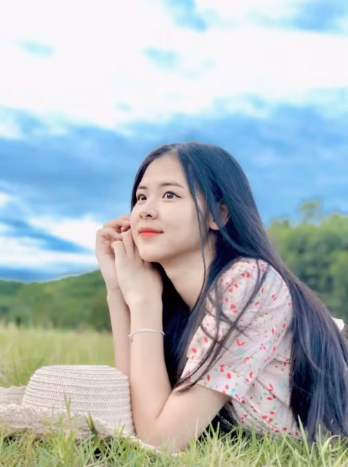 Ngân Hà không chỉ giỏi về hoạt động thể chất, ngoại khoá, cô nàng còn là một sinh viên xuất sắc.