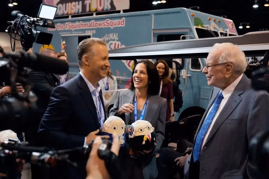 Ty phu Buffett: Neu My vo no, tai chinh toan cau se roi vao hon loan