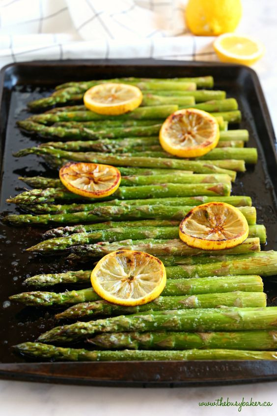 Cần tránh ăn măng tây sống vì có thể chứa vi khuẩn và các hóa chất độc hại, gây ra nguy cơ nhiễm trùng và các vấn đề về sức khỏe.