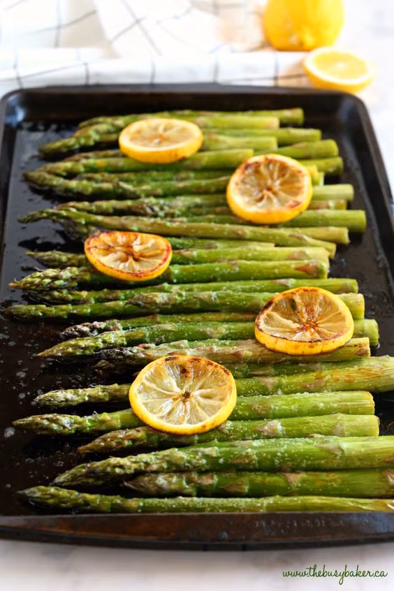 Cần tránh ăn măng tây sống vì có thể chứa vi khuẩn và các hóa chất độc hại, gây ra nguy cơ nhiễm trùng và các vấn đề về sức khỏe.