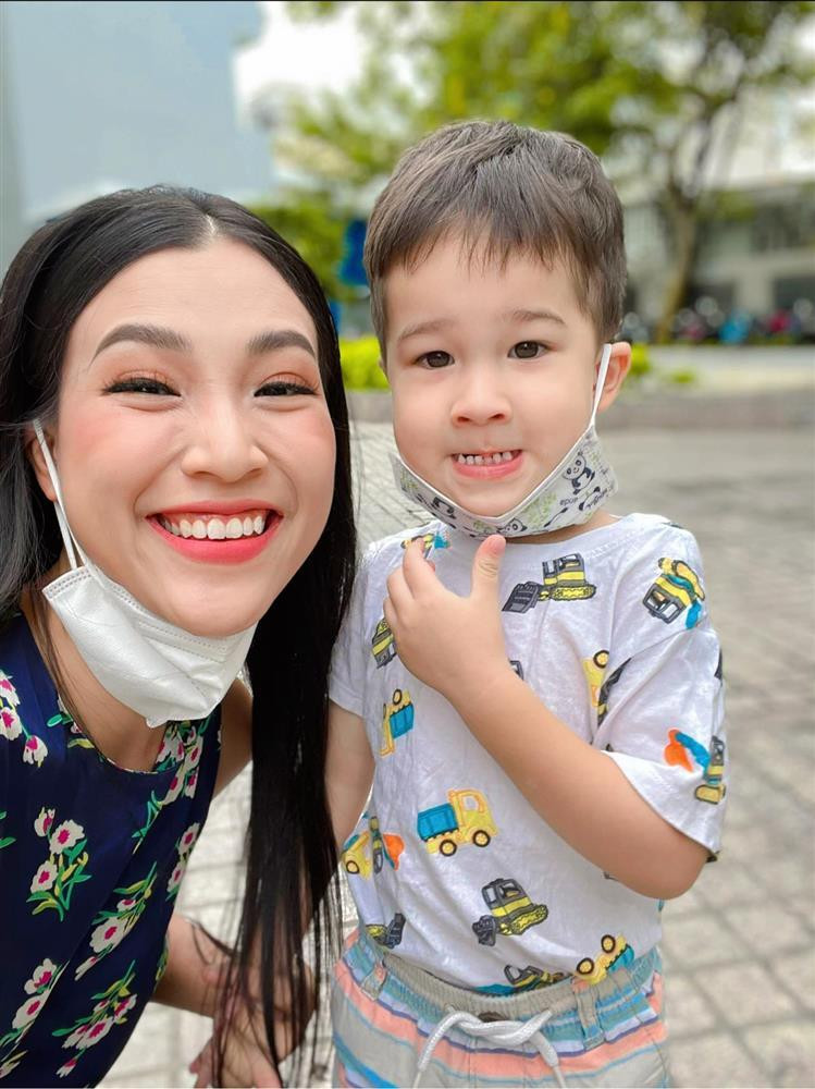 Hoang Oanh 'ket sui gia' Nha Phuong, 'lo ngai' khi cac be gap go-Hinh-3