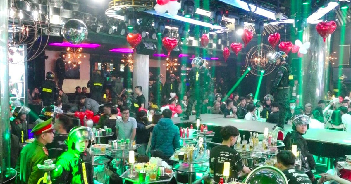 Các đối tượng thường tụ tập ở các vũ trường quán bar, quán karaoke, nhà nghỉ... để tổ chức sử dụng ma túy tổng hợp mà dân chơi gọi là đi "đập đá". Nhiều tụ điểm ma túy đã bị cơ quan chức năng triệt phá tại huyện Đan Phượng, Hà Nội; huyện Thanh Sơn, Phú Thọ; TP Phủ Lý, Hà Nam; Hải Phòng; Hải Dương; Quảng Ninh; Thanh Hóa; Đồng Nai; TP HCM đã gây xôn xao dư luận. (Ảnh minh họa)