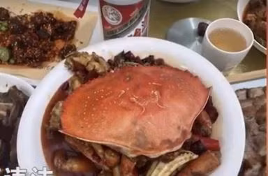 Dai gia chi nui tien mo tiec, lam dam tang cho cha day song mang xa hoi-Hinh-2