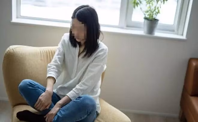 Den nha tinh dich danh ghen, nhin thay bo co ta, toi chay thuc mang