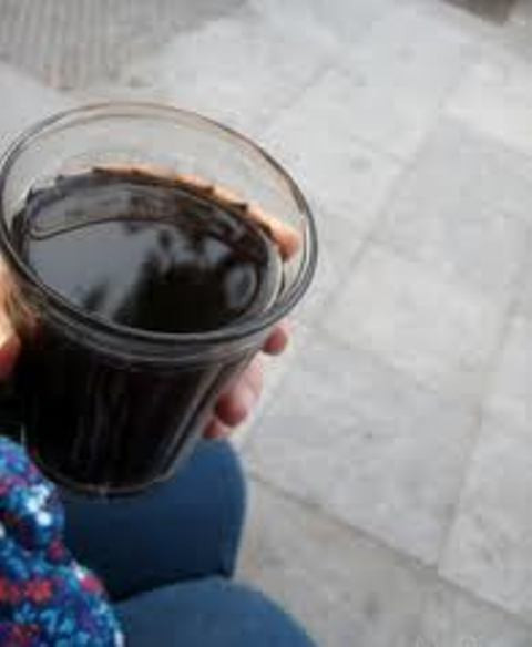 Theo đó, cơ quan chức năng phát hiện trong nhân trần còn có cả men mốc, E.coli, B.cereus (vi khuẩn gây ngộ độc thực phẩm), chì và cadimi.