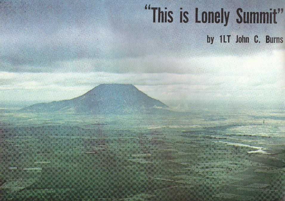 Là một ngọn núi cao được bao quanh với vùng đồng bằng rất rộng, núi Bà Đen còn được lính Mỹ gọi là "đỉnh núi cô độc". Ảnh: 25thaviation.org.