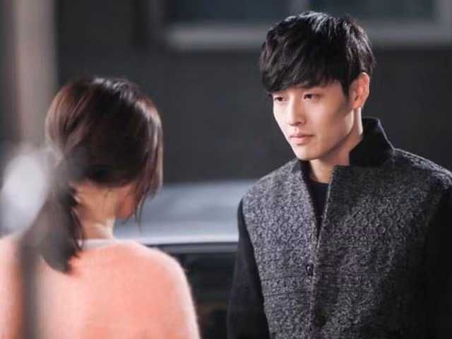 Về nhà dịp nghỉ lễ, chồng chết lặng nghe hàng xóm kể về vợ Ve nha dip nghi le, chong chet lang nghe hang xom ke ve vo