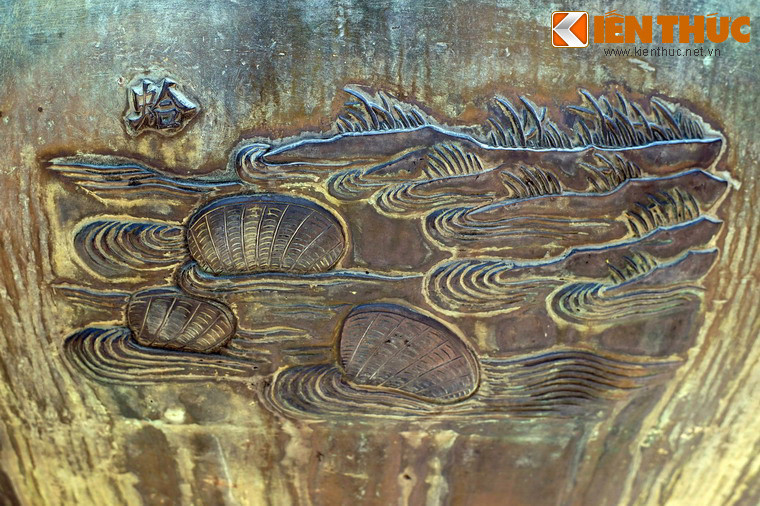 Trên Thuần đỉnh cò con ngao thì Dụ đỉnh có "Cáp" là con sò, loài hải sản có họ với ngao, được khai thác ở các vùng ven biển Việt Nam.