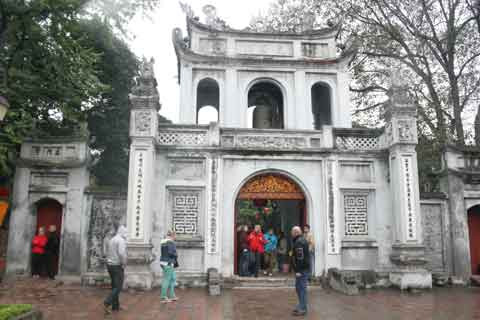 Cổng chính Văn Miếu - Quốc Tử Giám.