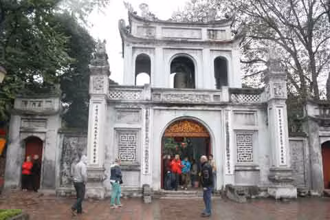 Cổng chính Văn Miếu - Quốc Tử Giám.