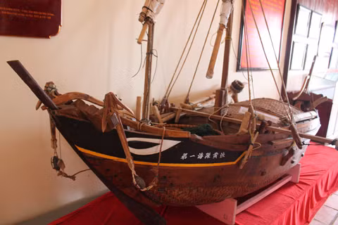 Mo chieu hon va chuyen ke xuc dong ve linh Hoang Sa