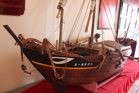 Mô hình thuyền câu của đội hùng binh năm xưa.