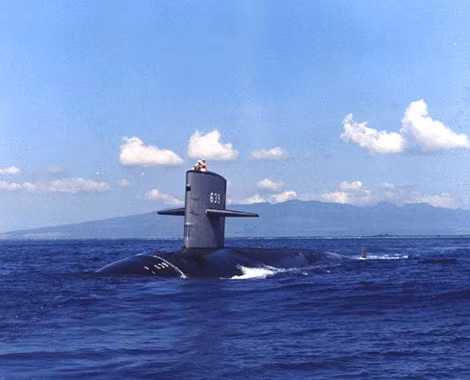Tàu ngầm USS Tautog.