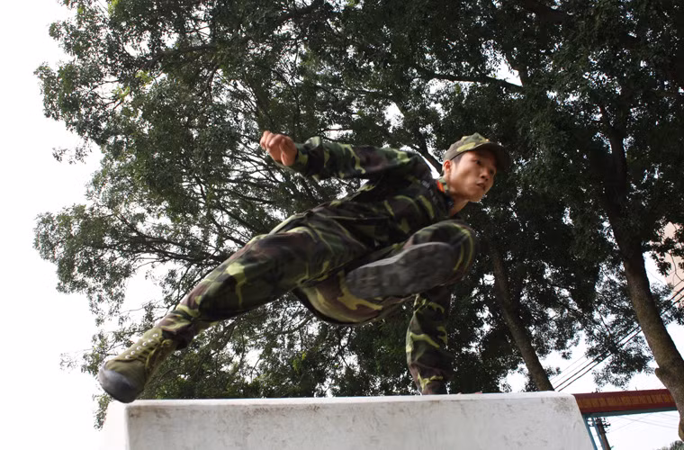 Chiến sĩ Binh chủng Tăng – Thiết giáp huấn luyện.