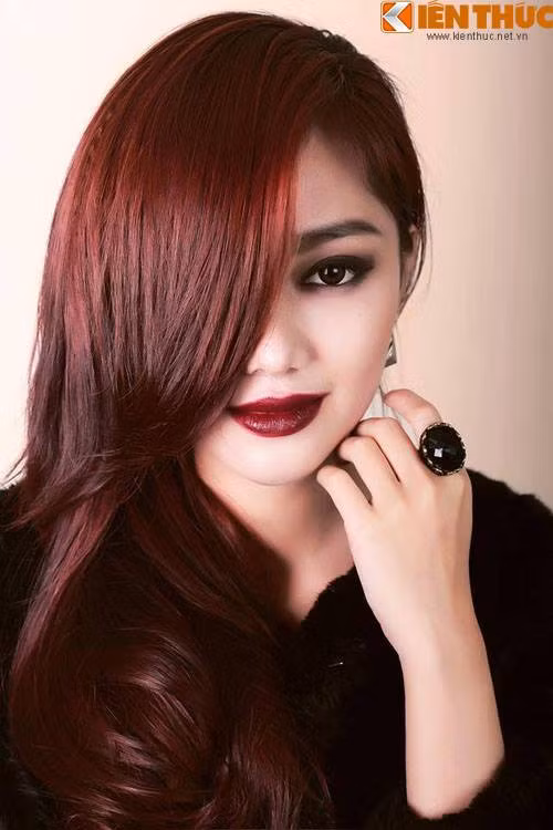 Gương mặt xinh đẹp, cá tính của cô sinh viên Đại học Mở.