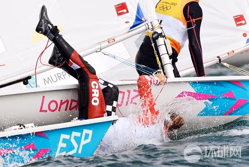 Những vận động viên đua thuyền buồm.