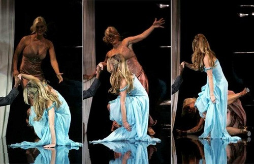 Các cô người mẫu ngay cả đã là người chuyên nghiệp cũng không thể tránh khỏi.