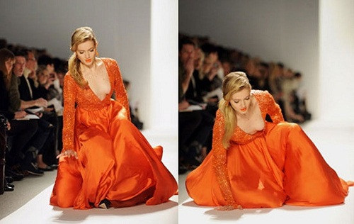 Cô người mẫu này cũng tương tự.