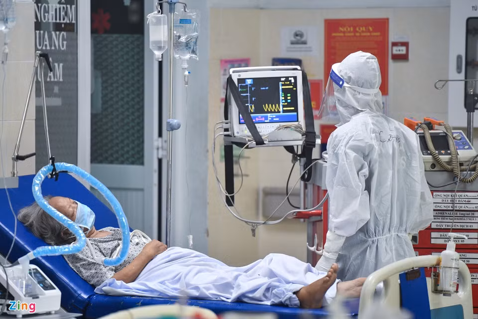 Noi dieu tri nguoi mac Covid-19 co benh nen, tho may tai TP.HCM-Hinh-7