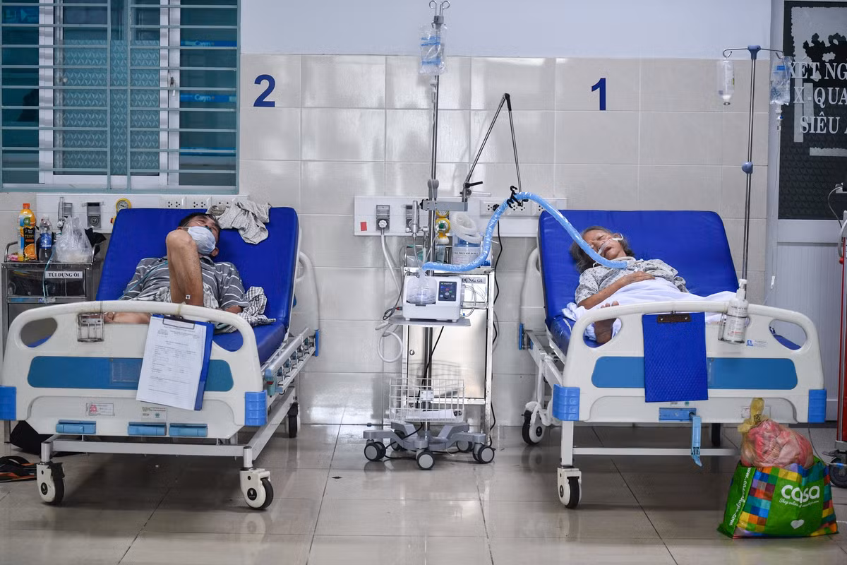 Noi dieu tri nguoi mac Covid-19 co benh nen, tho may tai TP.HCM-Hinh-6