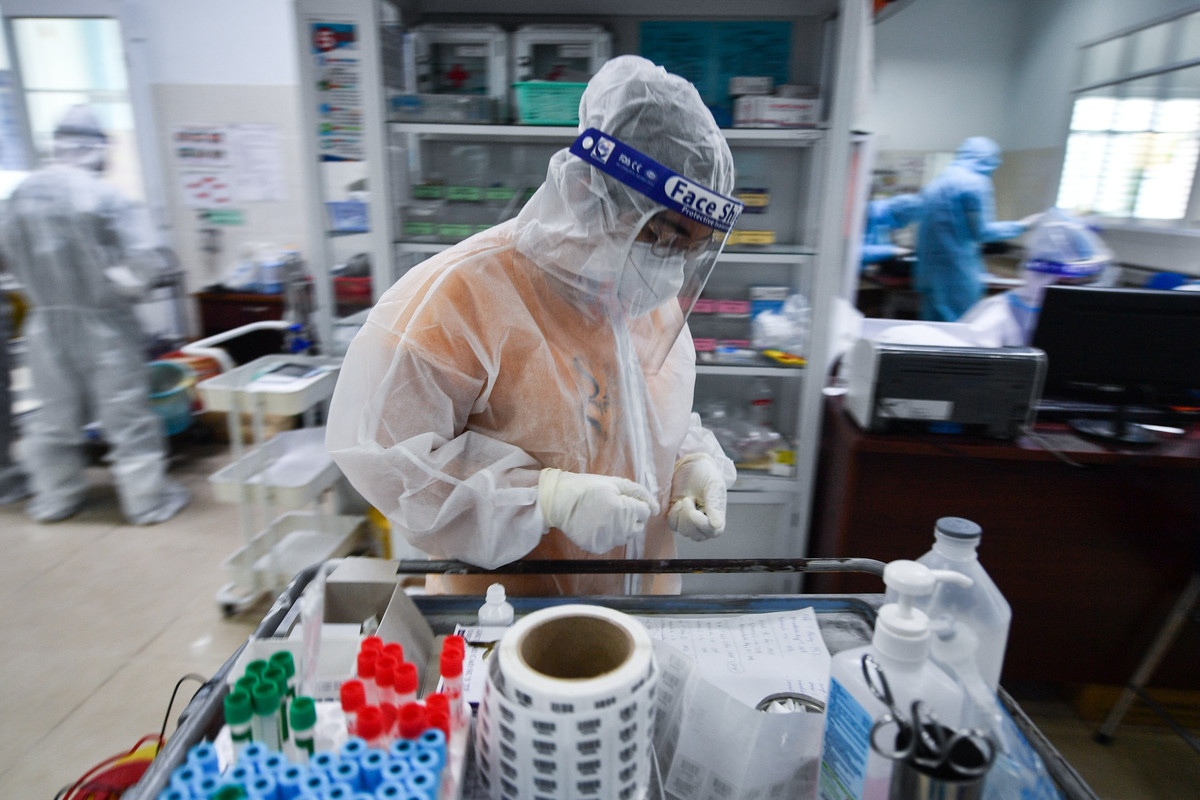 Noi dieu tri nguoi mac Covid-19 co benh nen, tho may tai TP.HCM-Hinh-2