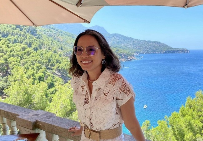 Tuoi 45, Hoa hau Ngoc Khanh hanh phuc khi duoc chong Tay cung chieu-Hinh-2