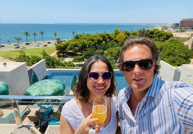 Tuoi 45, Hoa hau Ngoc Khanh hanh phuc khi duoc chong Tay cung chieu-Hinh-3