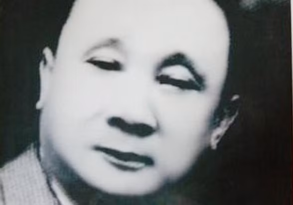  Công tử Bạc Liêu là ông Trần Trinh Huy (1900-1973), người ăn chơi nức tiếng Nam Kỳ trong những năm 1930-1940. Dù rất giàu có, do ăn chơi, không chú tâm làm ăn, sau khi cha qua đời, gia sản của Trần Trinh Huy nhanh chóng suy sụp. Sau khi ông mất, con cháu rơi vào cảnh nghèo khó. 