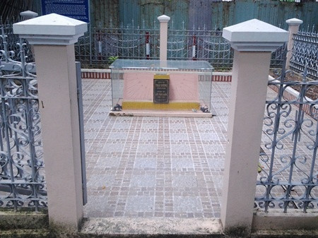 Chiếc đồng hồ đá Thái Dương được xây từ năm 1913 do ông Lưu Văn Lang sáng chế. Đây cũng chính là đồng hồ đá cổ duy nhất của Việt Nam.