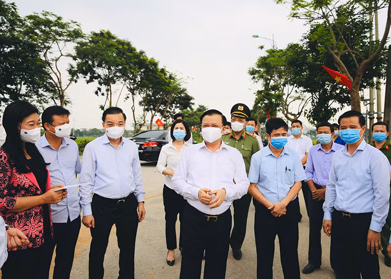 Bi thu Thanh uy Ha Noi Dinh Tien Dung: Noi co dich phai ra quan tong luc-Hinh-2