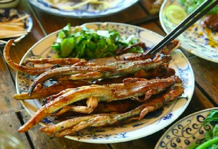 Thằn lằn núi chỉ ăn sung chín, chuối và lá thuốc nam nên thịt dai, thơm ngon, bổ dưỡng