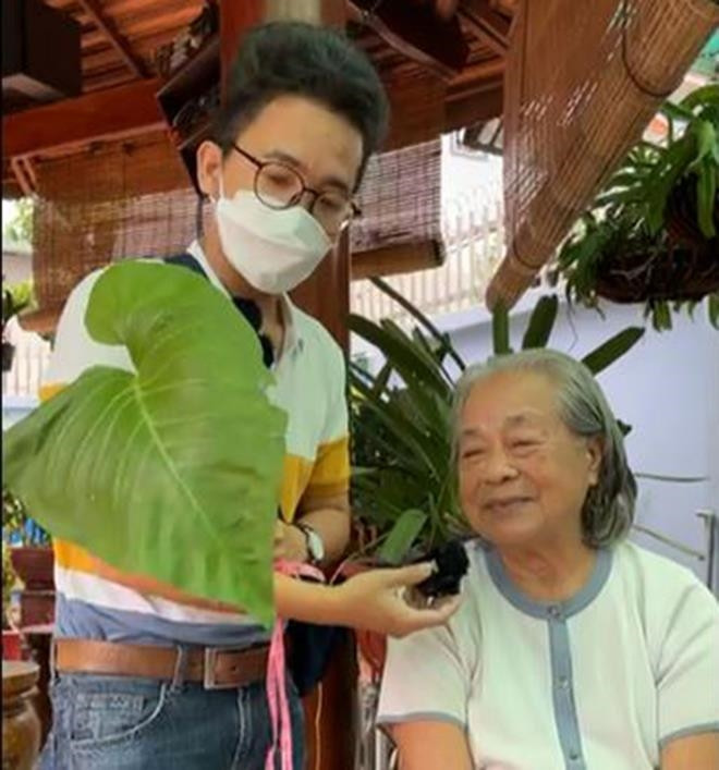 La lam la rau muong to bang cai mam, nho mot cong ca nha an no