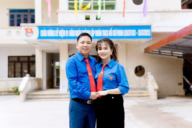 Anh Lê Văn Đinh là 1 trong 28 thanh niên tiêu biểu trên toàn quốc đã vinh dự nhận Giải thưởng “Thanh niên sống đẹp” của Trung ương Hội LHTN Việt Nam năm 2020. Hiện anh vẫn luôn tiếp tục nỗ lực hoàn thiện mình, sống đẹp, cống hiến nhiều hơn cho cộng đồng, đóng góp tích cực trong công tác Đoàn - Hội và phong trào thanh thiếu nhi tỉnh nhà. Ảnh: NVCC