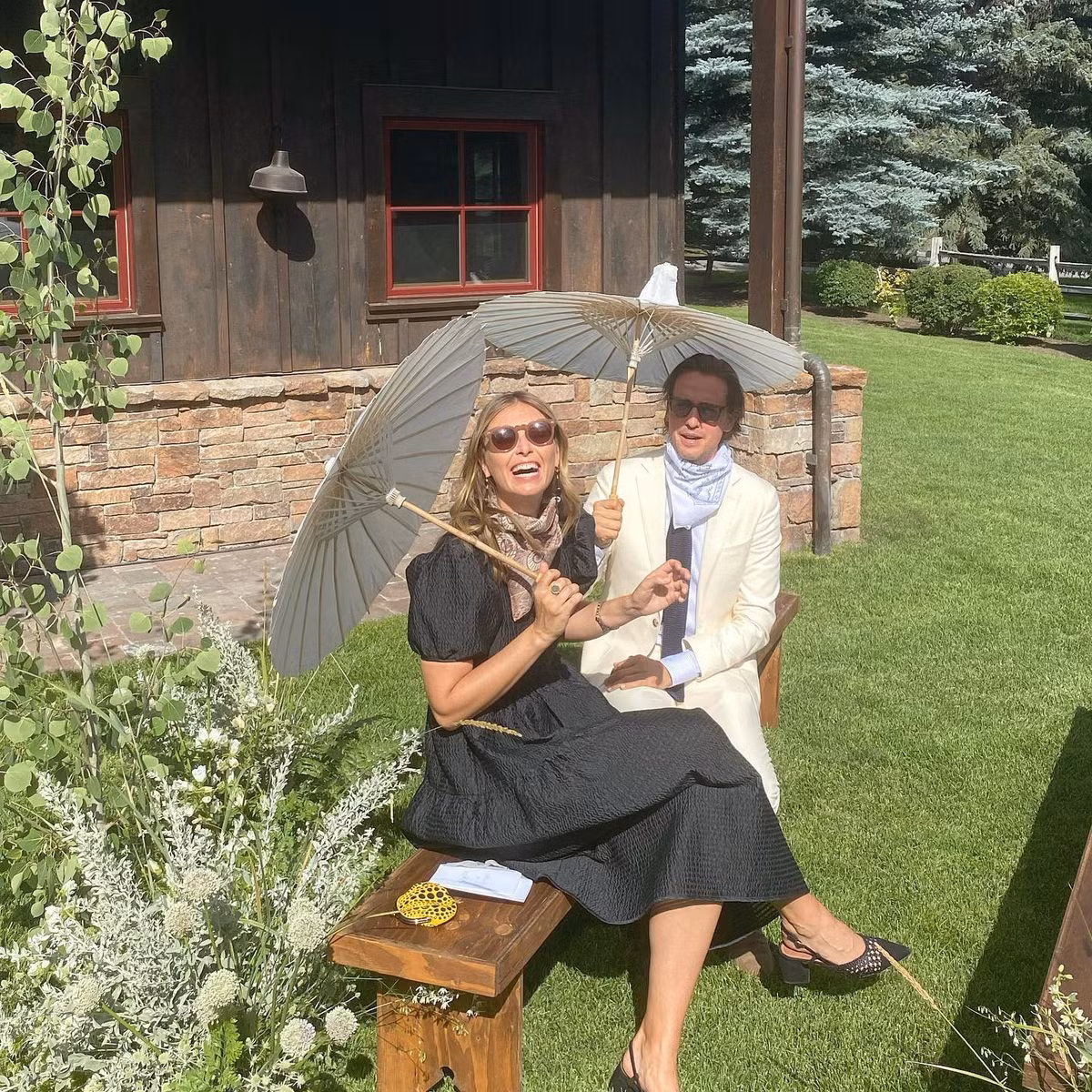 Người hâm mộ đang mong chờ lễ cưới của Sharapova với Gilkes, nhiều khả năng diễn ra trong năm 2022, sau khi Masha đã thông báo mang thai vào đúng ngày sinh nhật thứ 35 của cô.