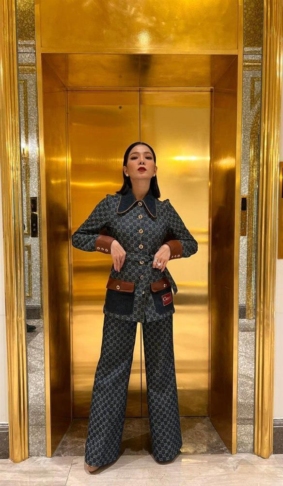 "Oan gia ngõ hẹp": 3 lần đụng đồ Gucci, Hà Hồ thắng đậm Lệ Quyên - Hình 4 "Oan gia ngõ hẹp": 3 lần đụng đồ Gucci, Hà Hồ thắng đậm Lệ Quyên ảnh 4