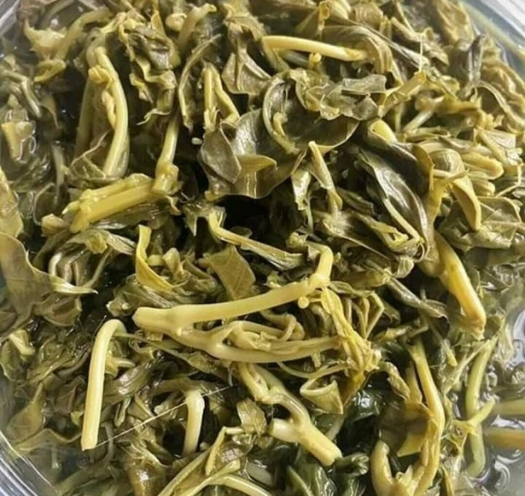 Dưa sắn có thể ăn không với cơm trắng hoặc chế biến cùng với các nguyên liệu khác như cá, chân giò, thịt…