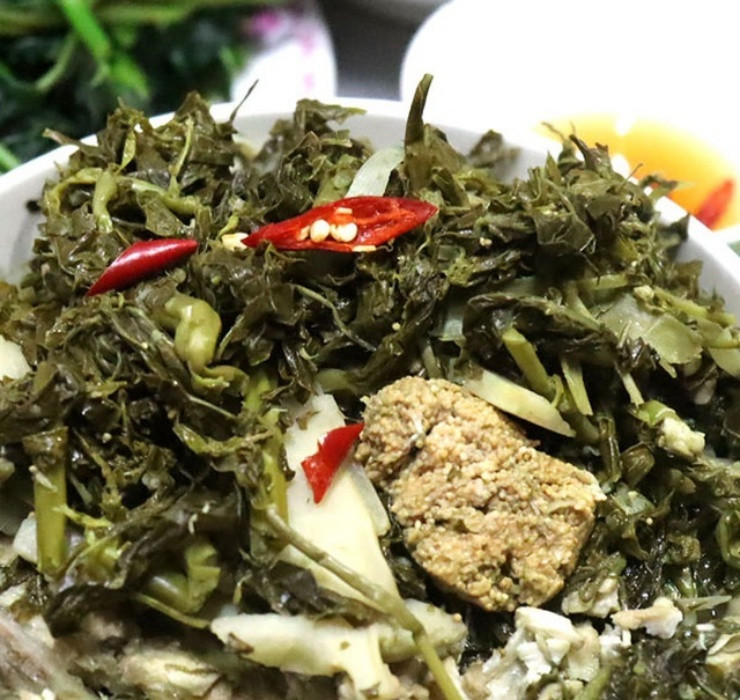 Cứ đến đầu tháng 3 hàng năm, thị trường dưa rau sắn lại nhộn nhịp với sự xuất hiện của nhiều tiểu thương online và cả.. offline.