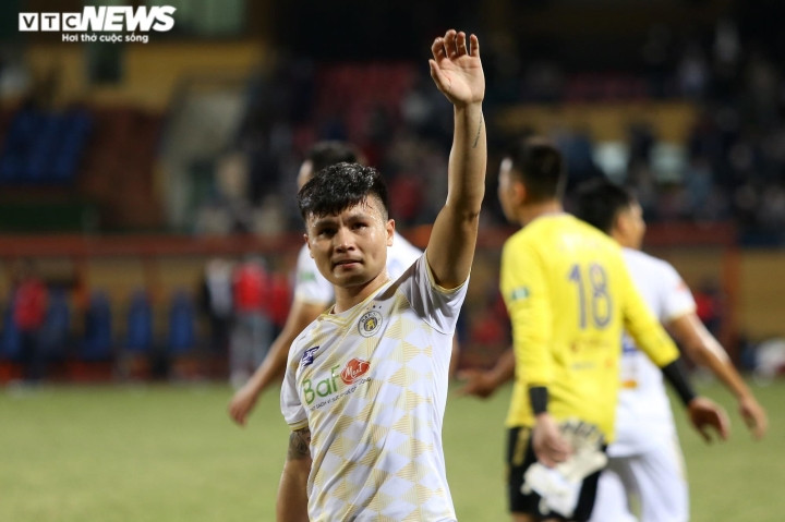 Ha Noi FC tang ve moi cho CDV trong tran cuoi cung cua Quang Hai